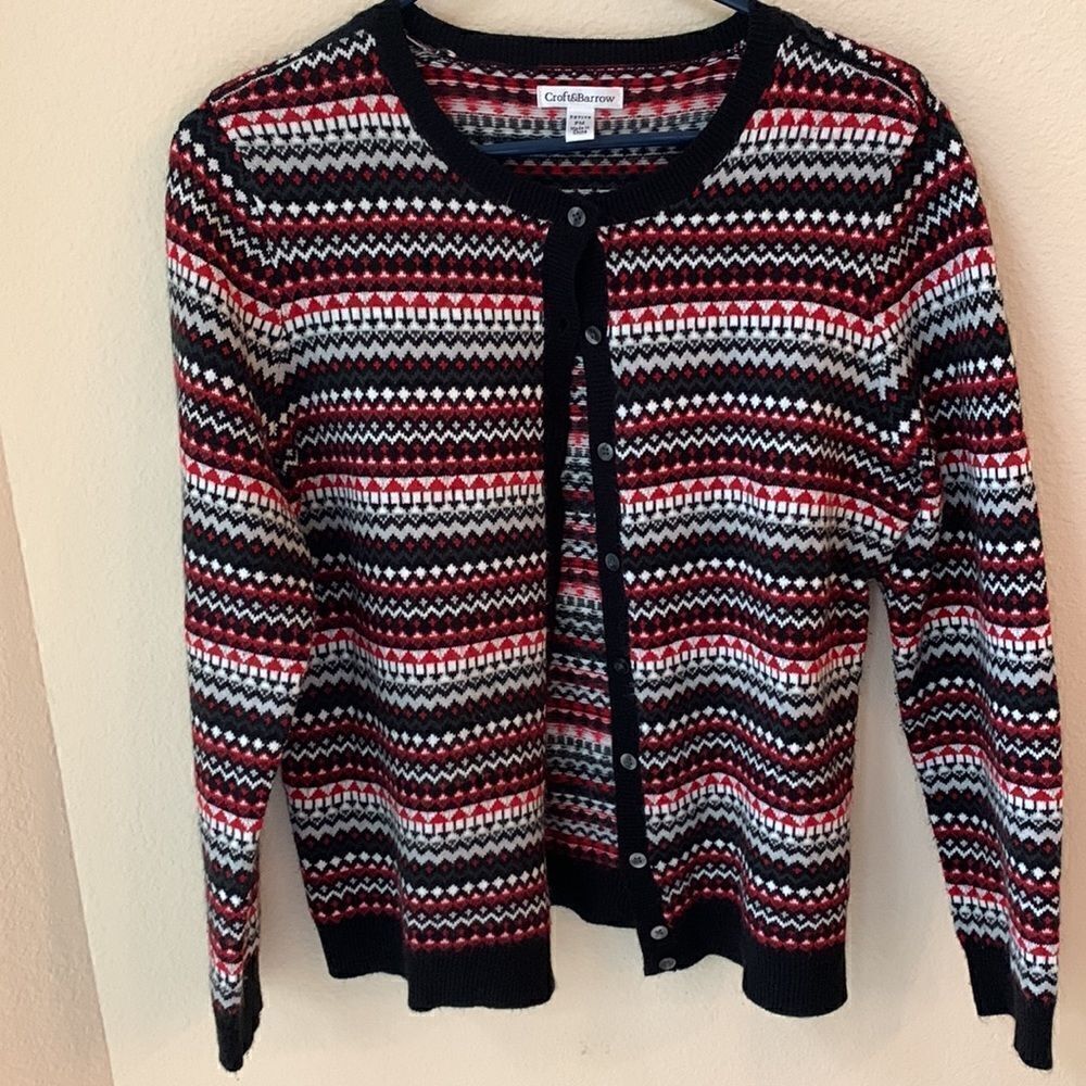 Fair isle cardigan sweater size medium petite‎ red black